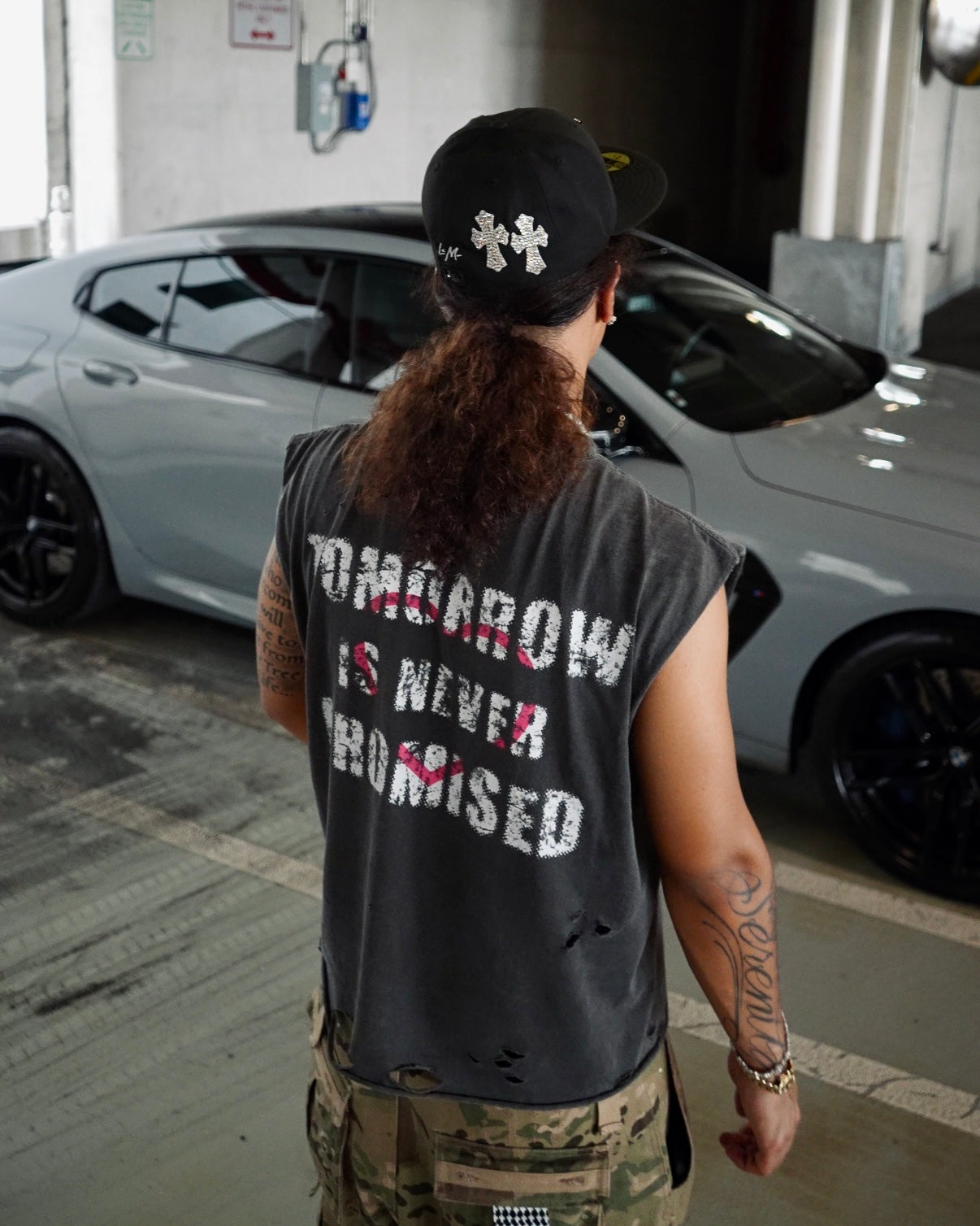 TMR IS NVR PROMISED Cutoff Tee - Gray