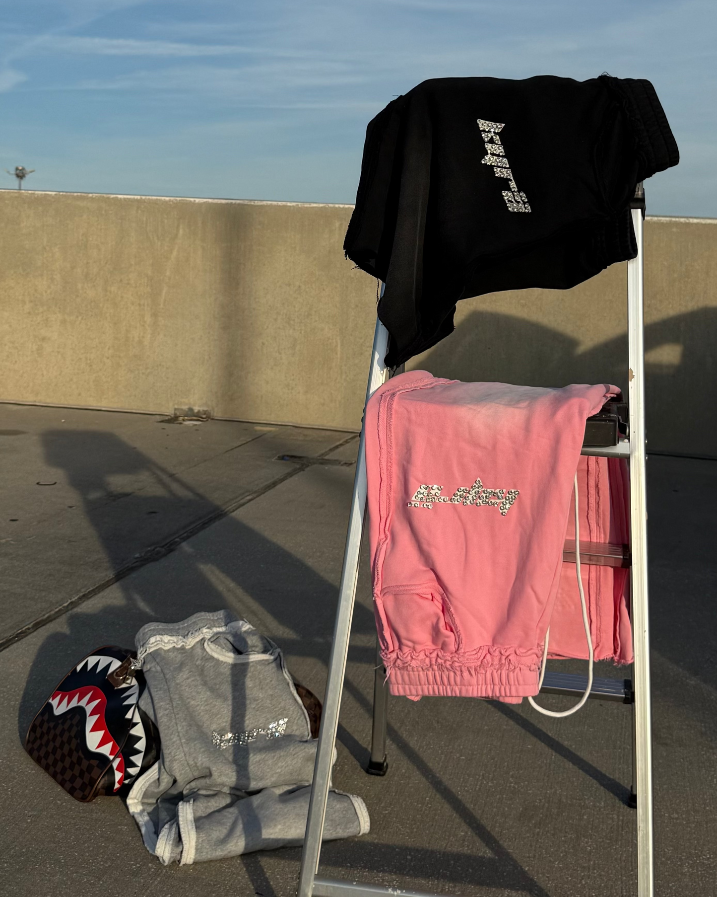 DIAMOND SWEATS (GREY)